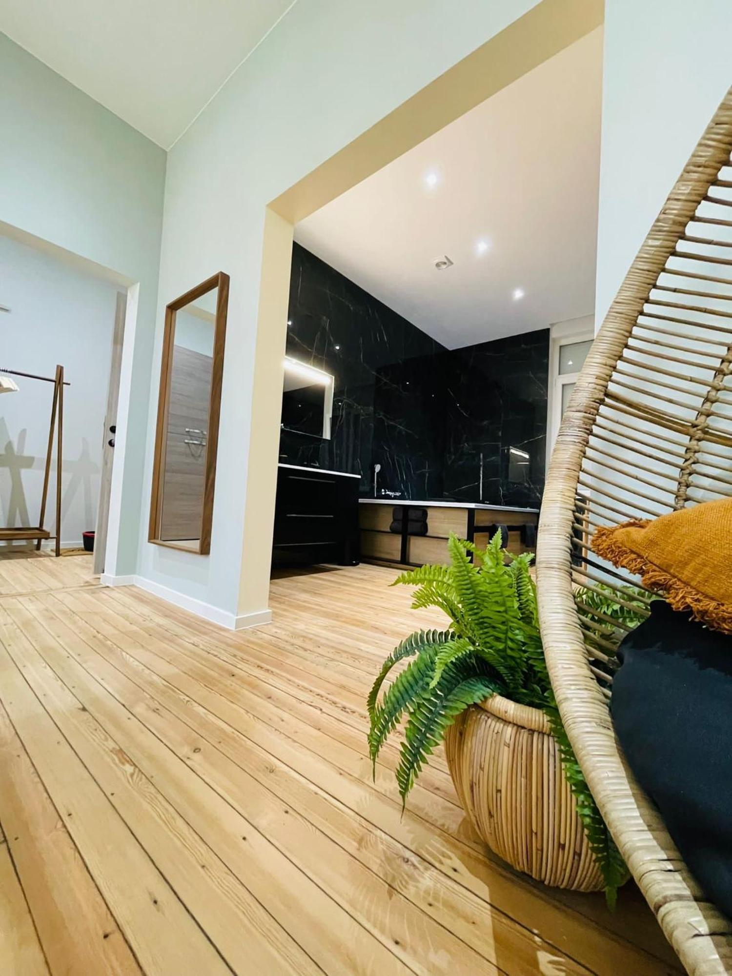 Appartement Exotique Avec Bain Balneo Liège Dış mekan fotoğraf